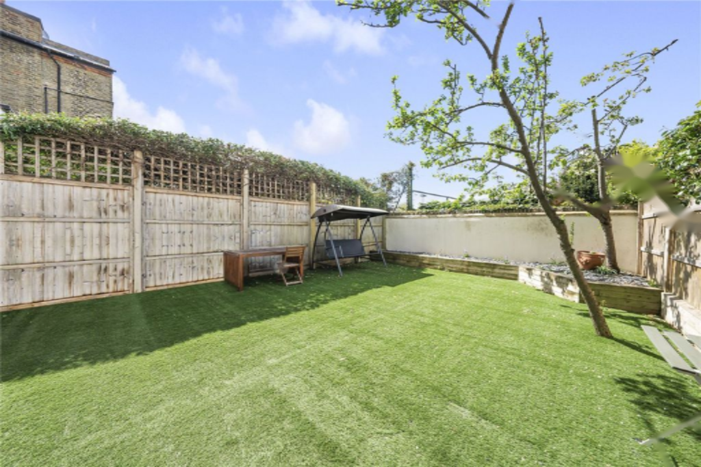 Flat in London, United Kingdom, 38 m² - picture 8