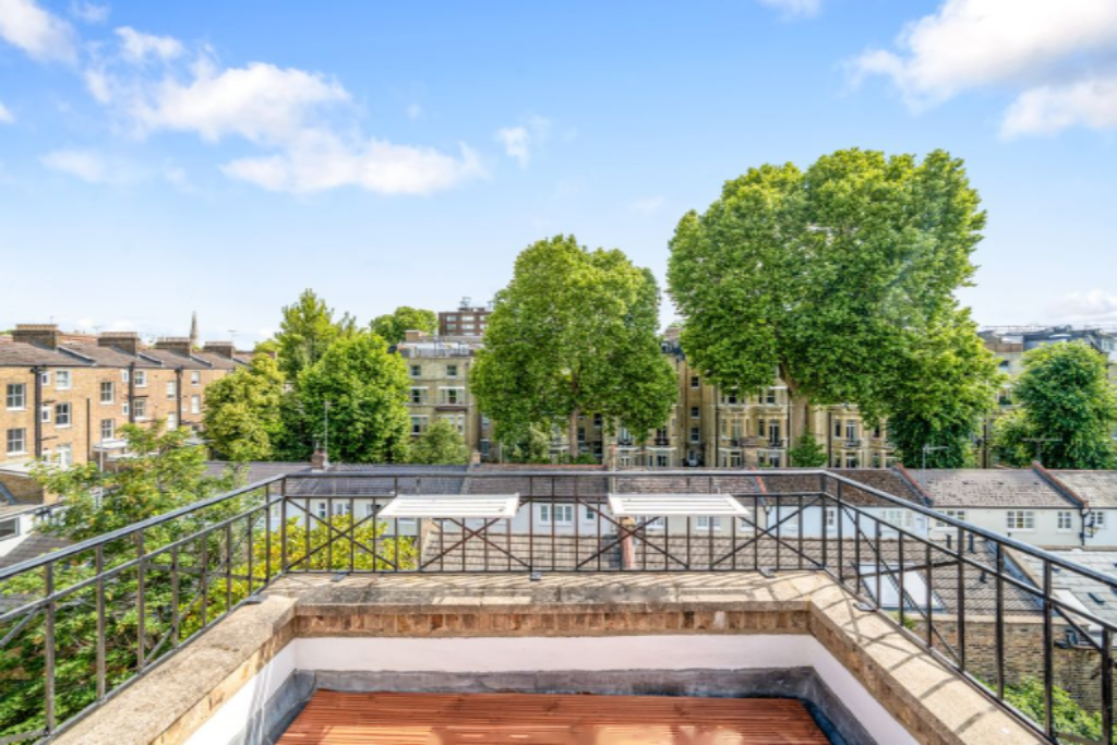 Flat in London, United Kingdom, 112 m² - picture 8