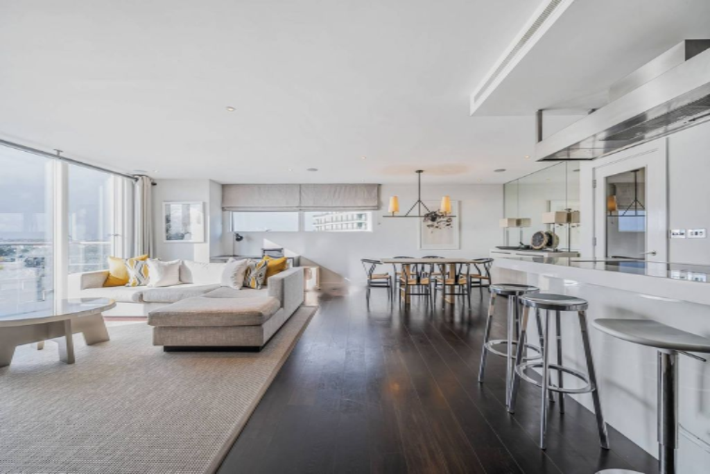 Flat in London, United Kingdom, 160 m² - picture 8