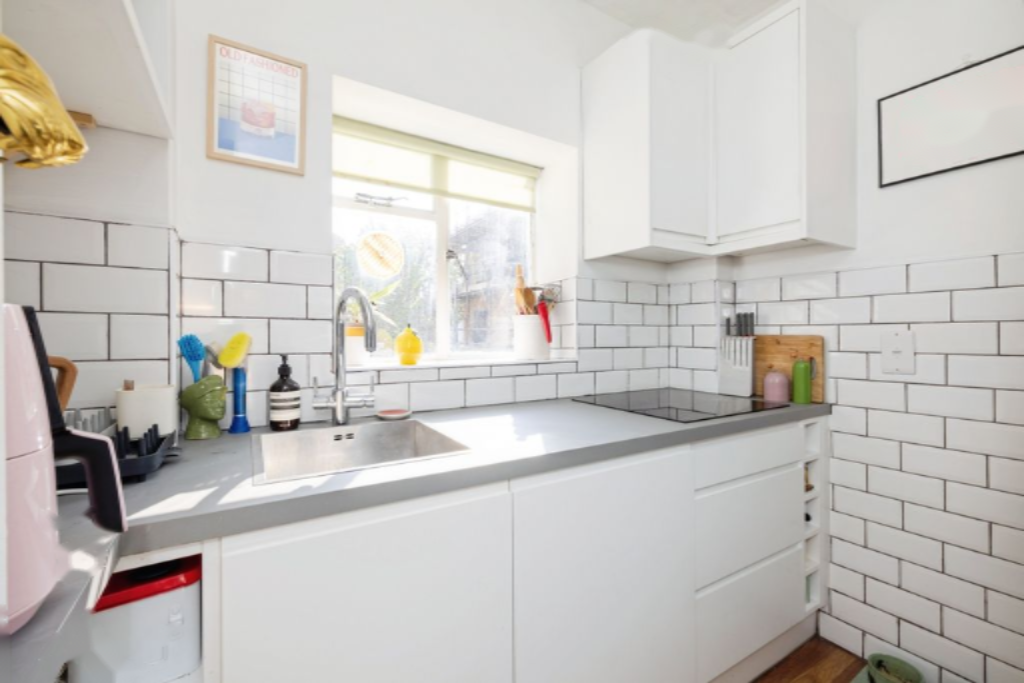 Flat in London, United Kingdom, 39 m² - picture 9