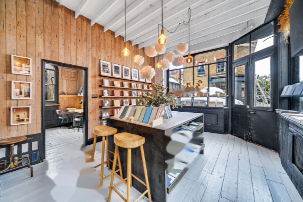 Flat in London, United Kingdom, 205 m² - picture 9