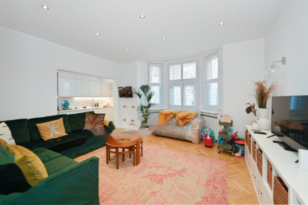 Flat in London, United Kingdom, 229 m² - picture 9