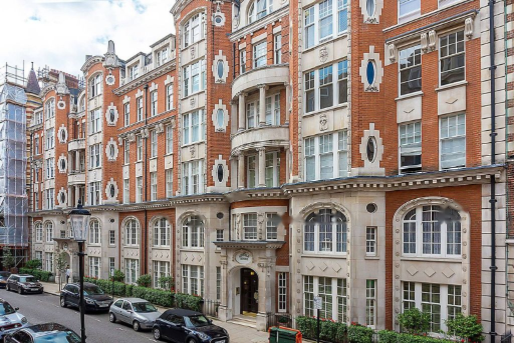 Flat in London, United Kingdom, 127 m² - picture 9