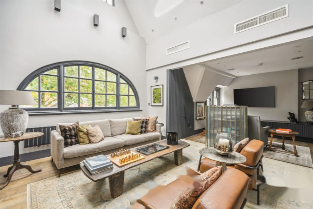 Flat in London, United Kingdom, 131 m² - picture 9