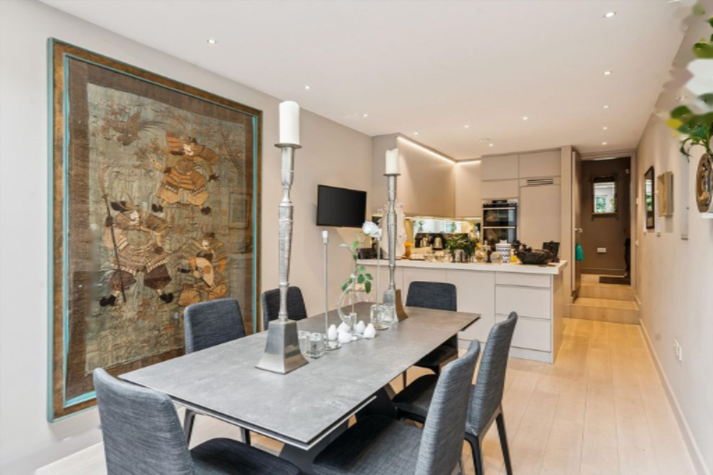 Flat in London, United Kingdom, 130 m² - picture 9