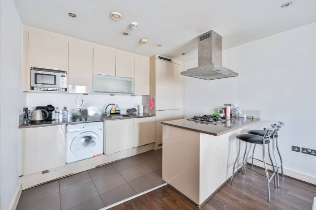 Flat in London, United Kingdom, 46 m² - picture 9