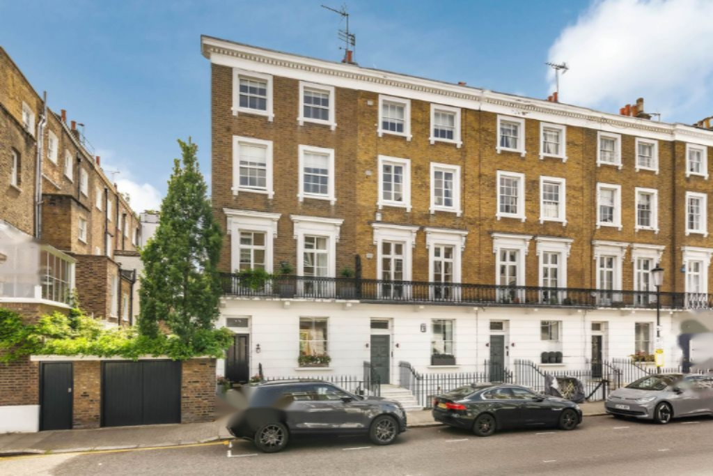 Flat in London, United Kingdom, 274 m² - picture 9