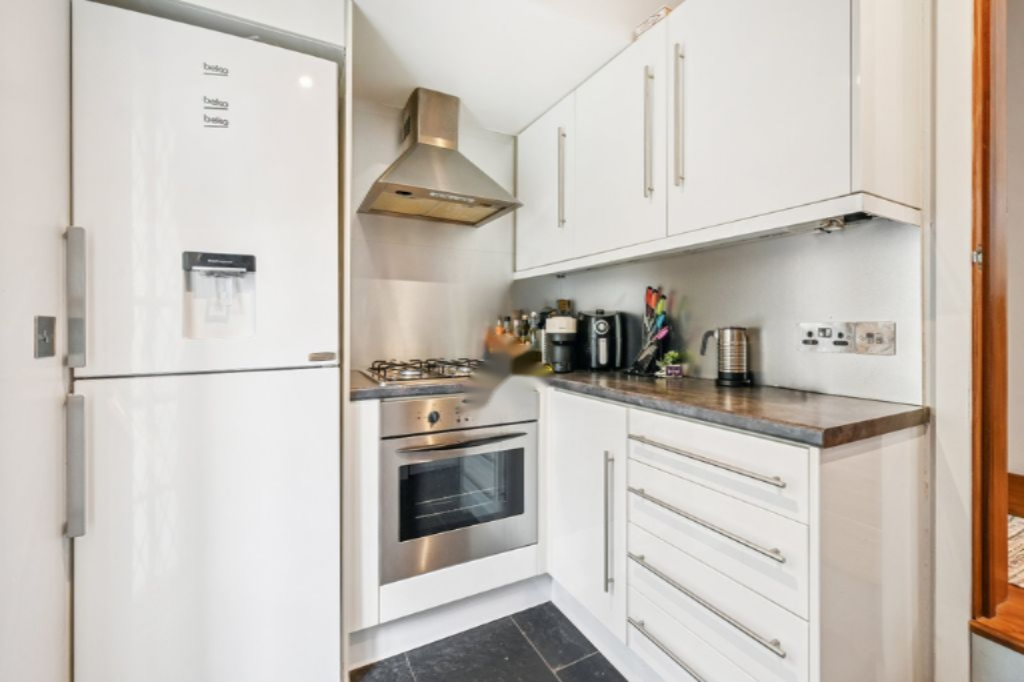 Flat in London, United Kingdom, 57 m² - picture 9