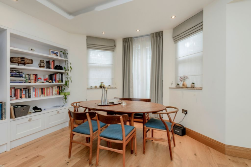 Flat in London, United Kingdom, 104 m² - picture 9