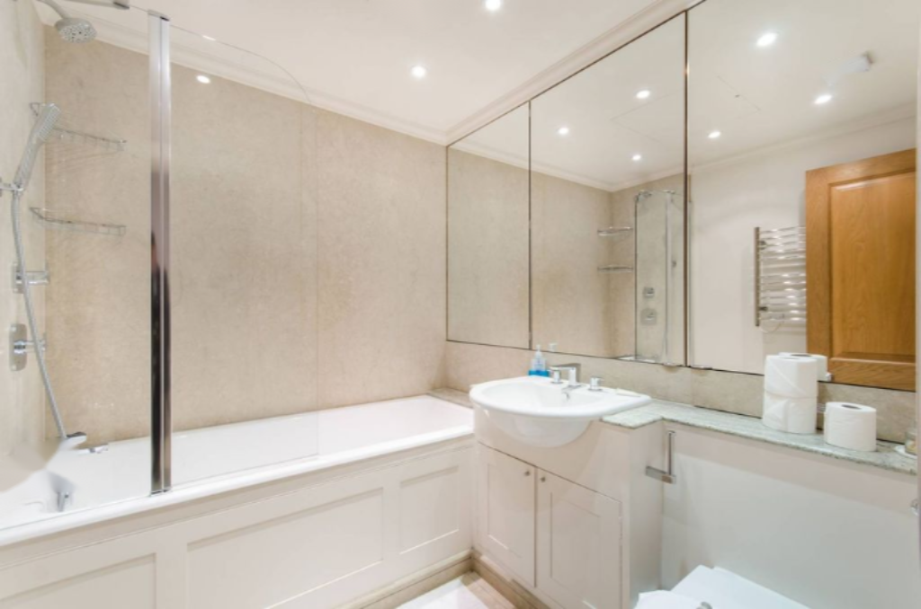 Flat in London, United Kingdom, 135 m² - picture 9