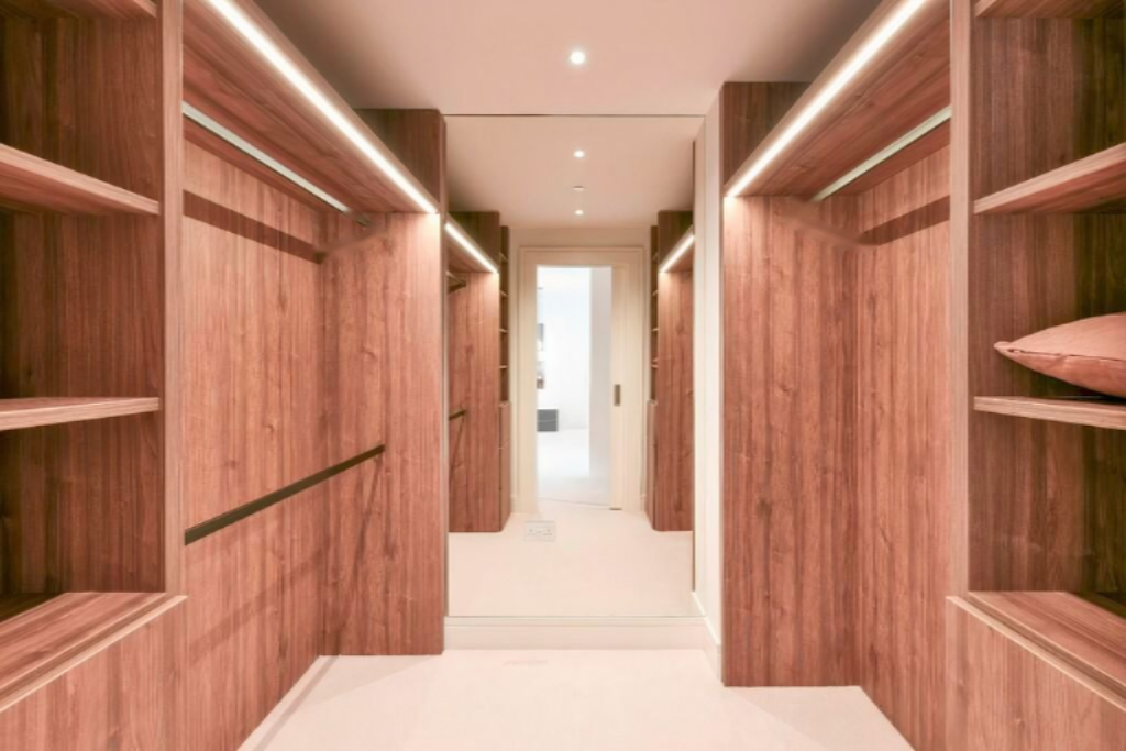 Flat in London, United Kingdom, 191 m² - picture 10