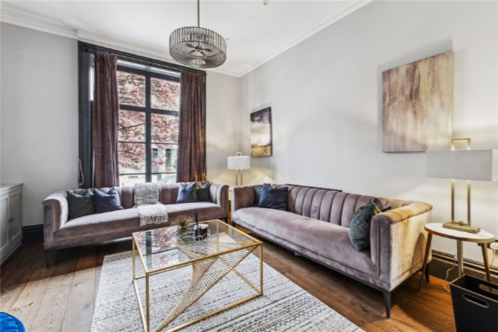 Flat in London, United Kingdom, 203 m² - picture 10