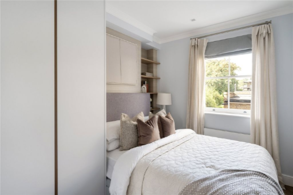 Flat in London, United Kingdom, 148 m² - picture 10