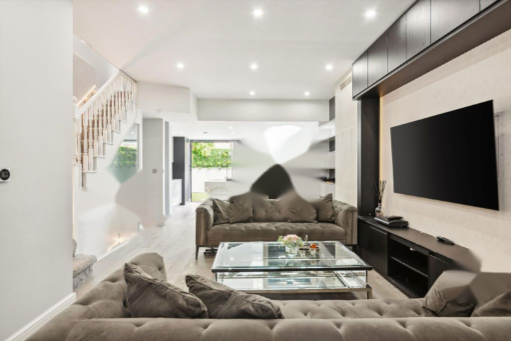 Flat in London, United Kingdom, 234 m² - picture 10