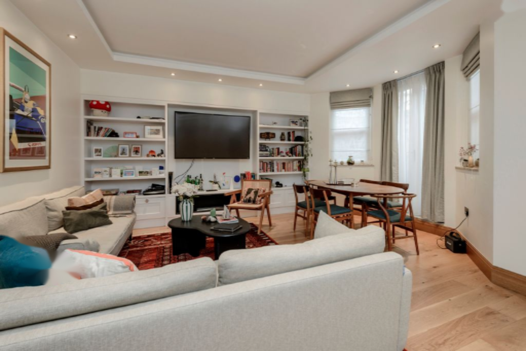 Flat in London, United Kingdom, 104 m² - picture 10