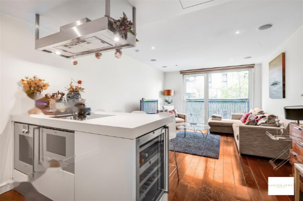 Flat in London, United Kingdom, 76 m² - picture 10