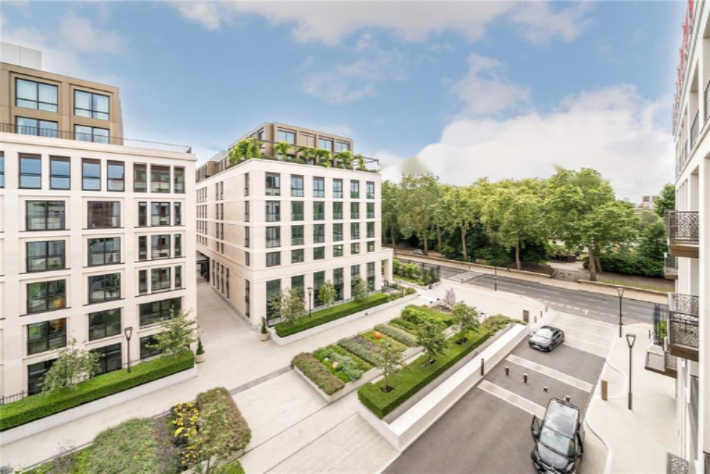 Flat in London, United Kingdom, 248 m² - picture 10