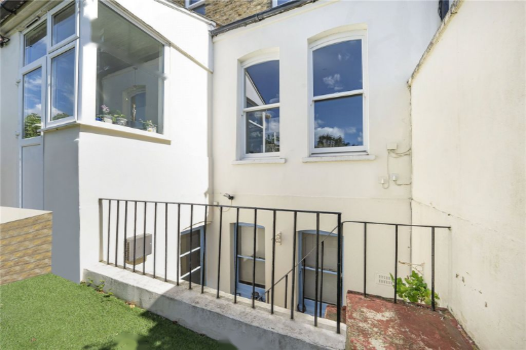 Flat in London, United Kingdom, 38 m² - picture 10