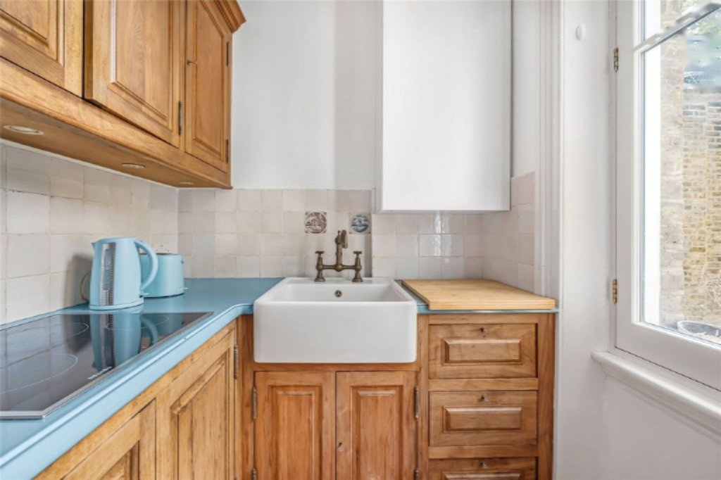 Flat in London, United Kingdom, 44 m² - picture 10