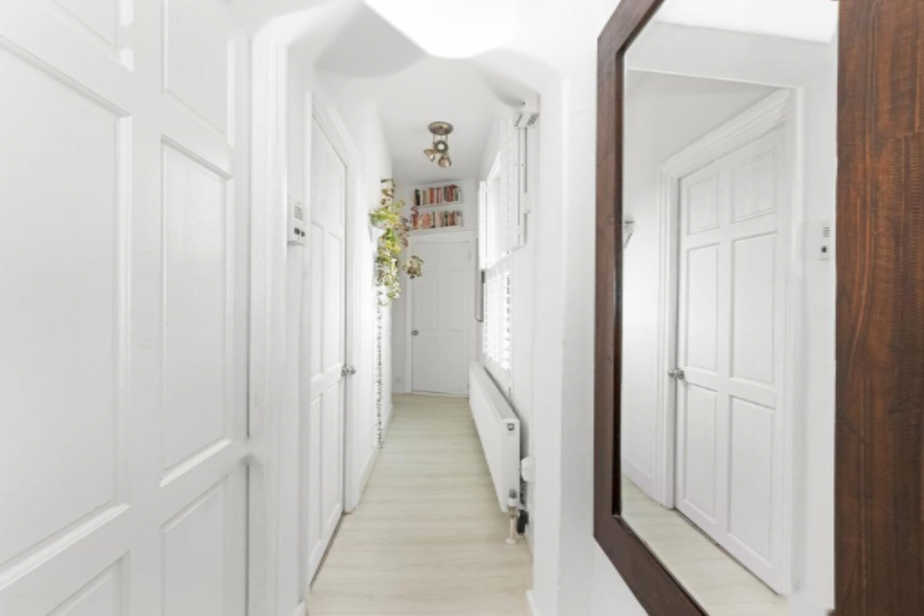 Flat in London, United Kingdom, 44 m² - picture 10