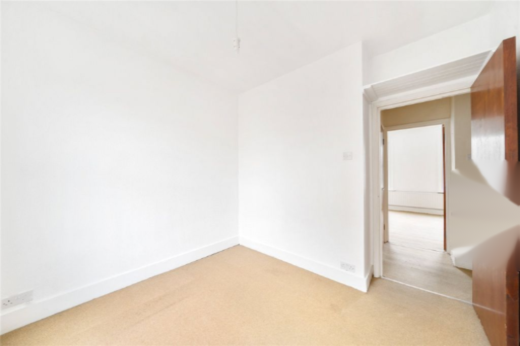 Flat in London, United Kingdom, 31 m² - picture 11