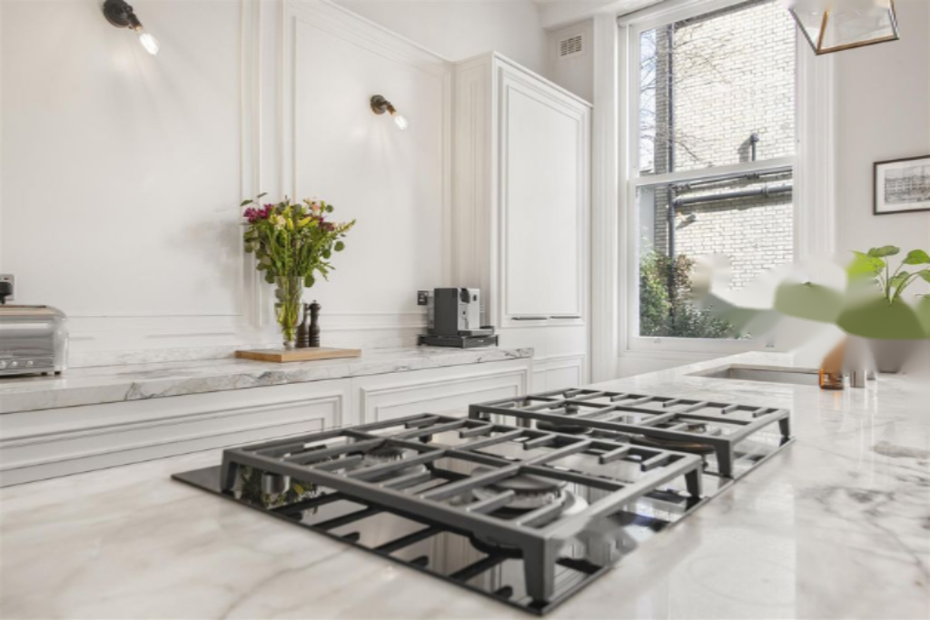 Flat in London, United Kingdom, 233 m² - picture 11