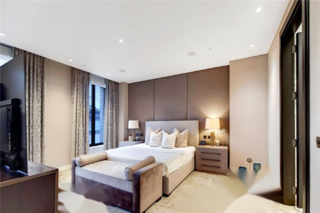 Flat in London, United Kingdom, 216 m² - picture 11