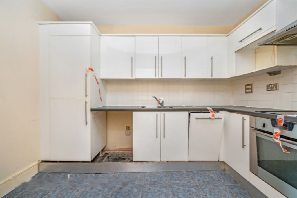 Flat in London, United Kingdom, 75 m² - picture 11