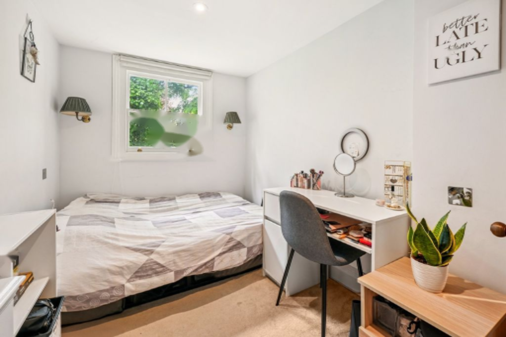 Flat in London, United Kingdom, 57 m² - picture 11