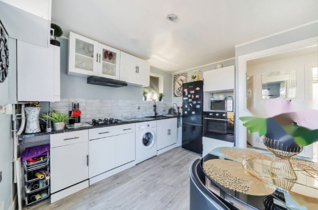 Flat in London, United Kingdom, 53 m² - picture 11