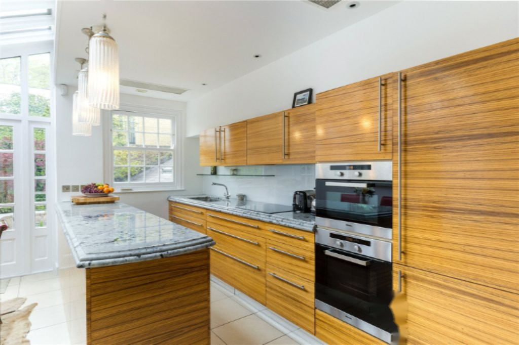 Flat in London, United Kingdom, 124 m² - picture 12