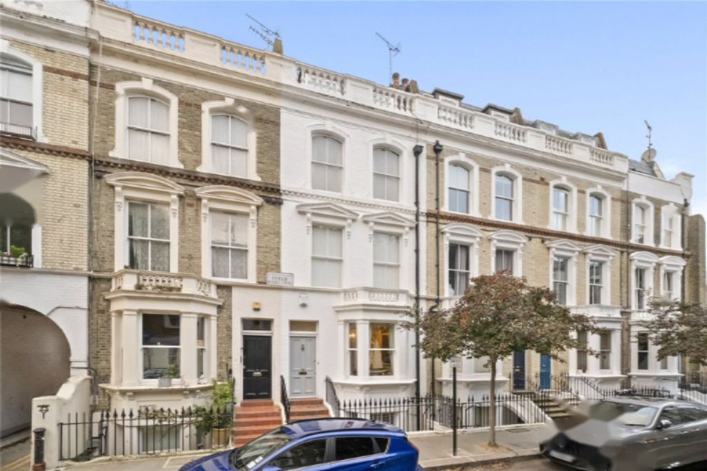 Flat in London, United Kingdom, 241 m² - picture 12