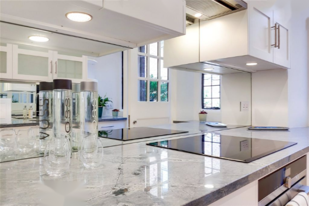 Flat in London, United Kingdom, 115 m² - picture 12