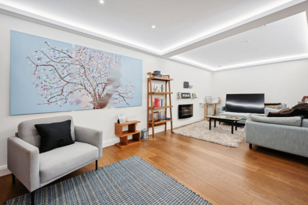Flat in London, United Kingdom, 213 m² - picture 12