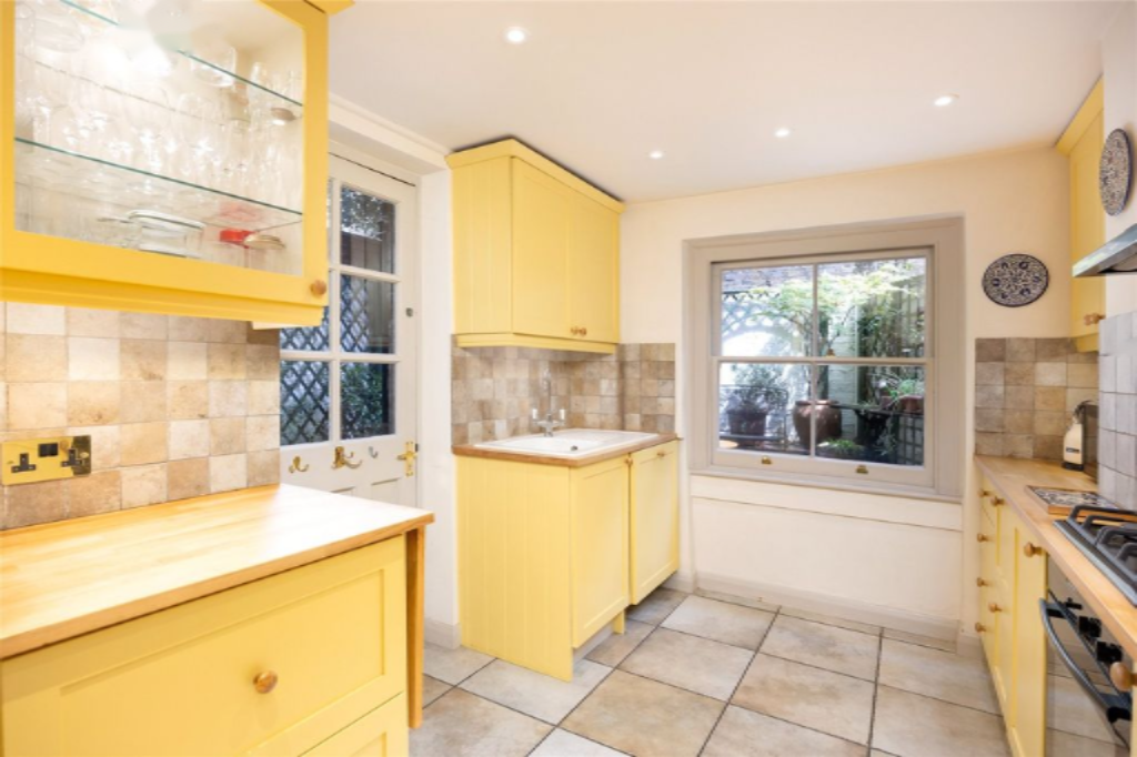 Flat in London, United Kingdom, 89 m² - picture 11