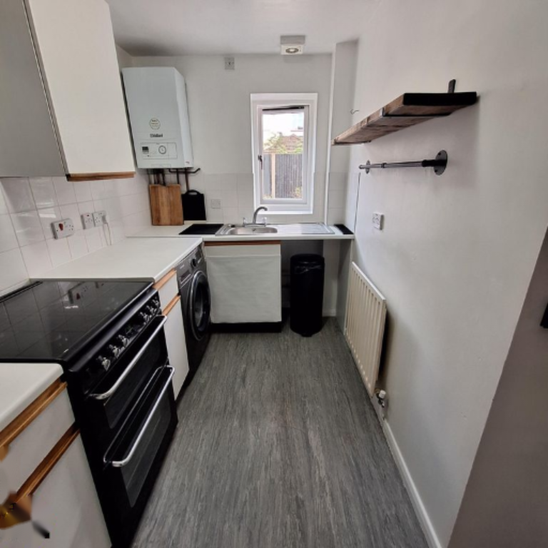 Flat in London, United Kingdom, 42 m² - picture 12