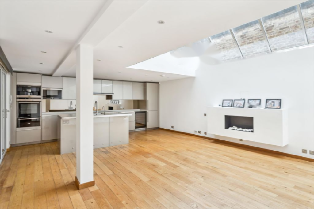 Flat in London, United Kingdom, 93 m² - picture 12