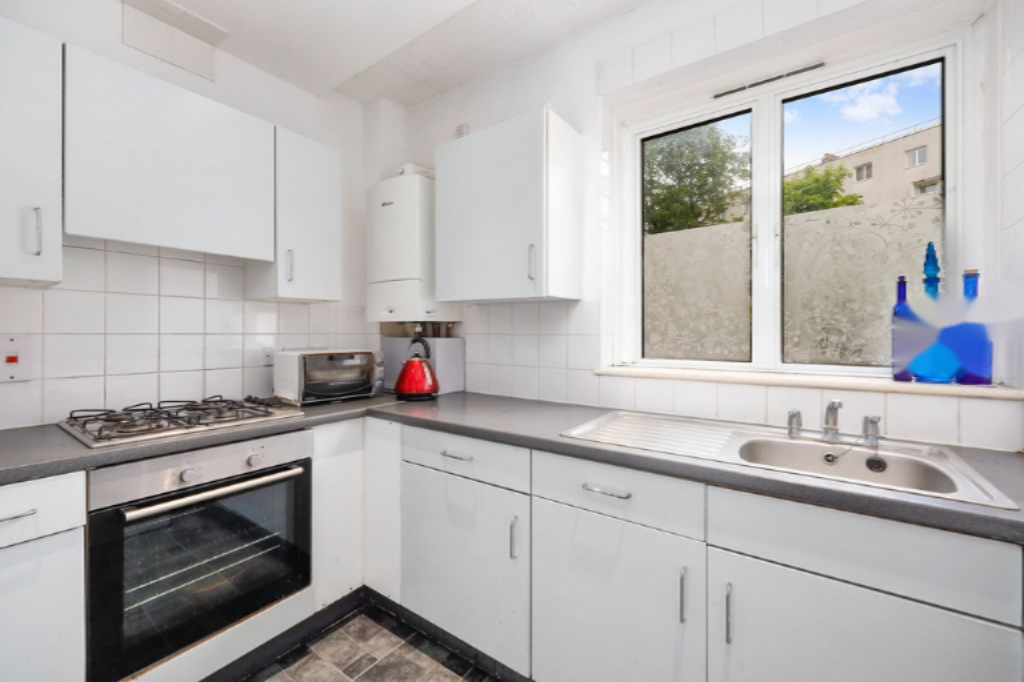 Flat in London, United Kingdom, 71 m² - picture 12