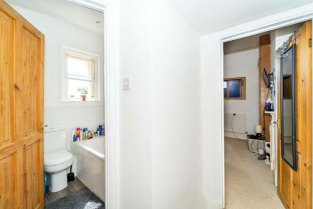Flat in London, United Kingdom, 46 m² - picture 13