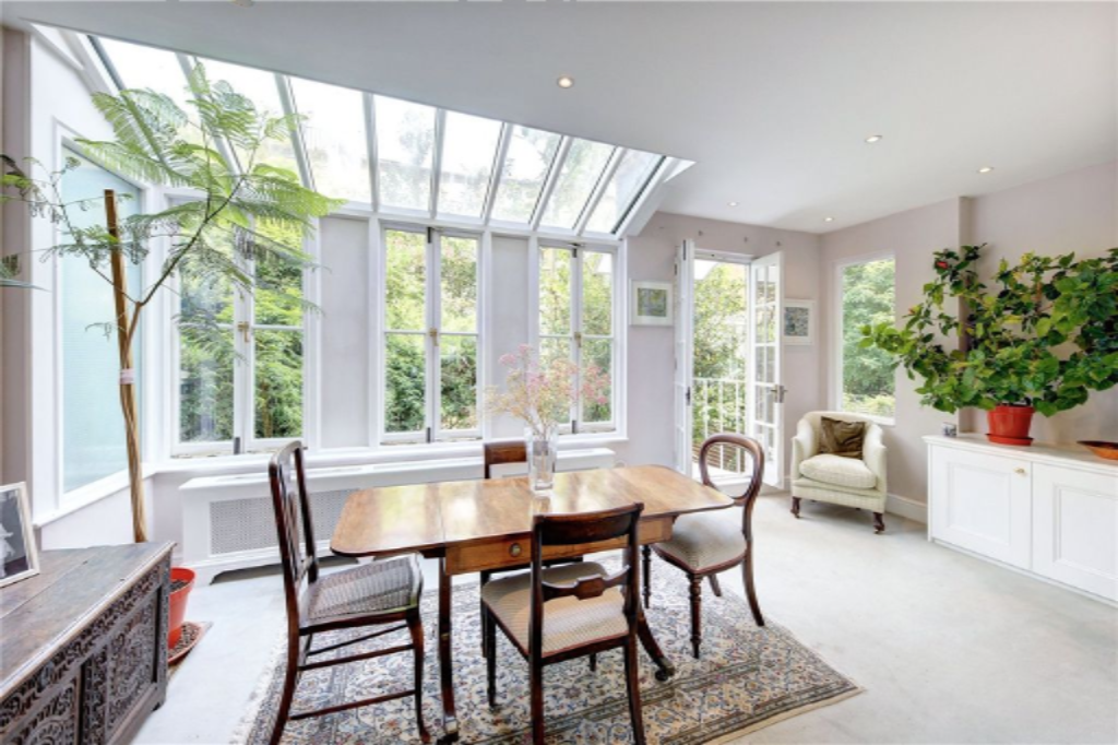 Flat in London, United Kingdom, 256 m² - picture 13