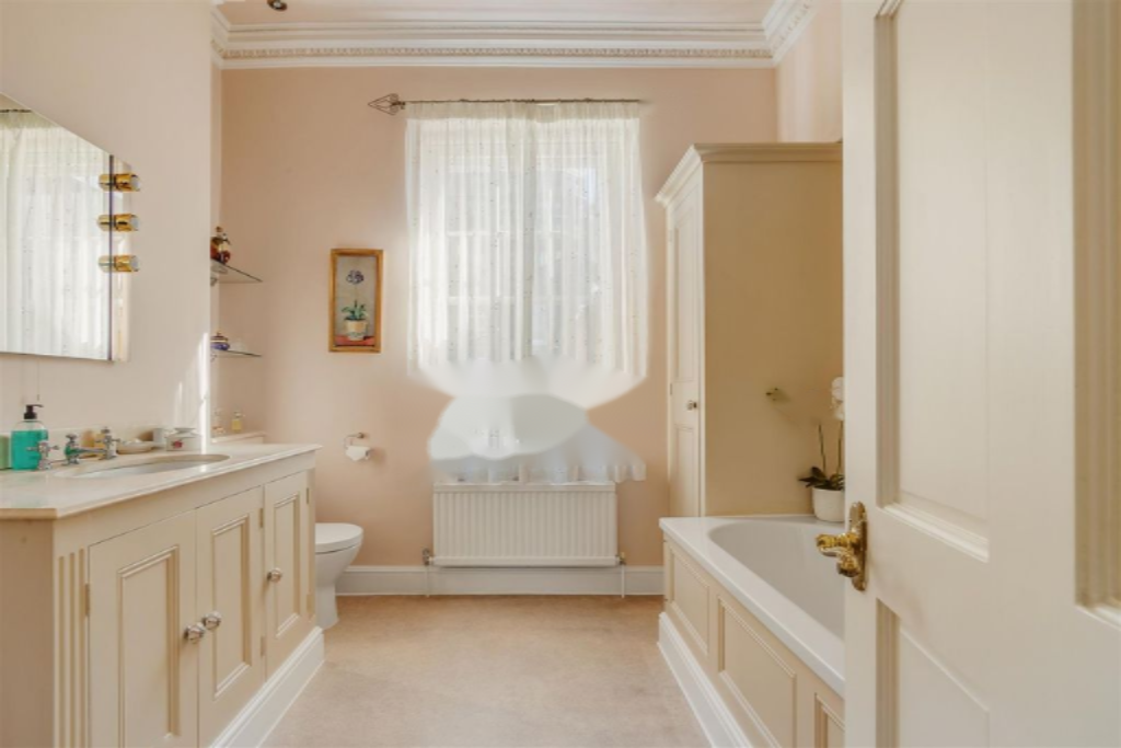 Flat in London, United Kingdom, 125 m² - picture 13