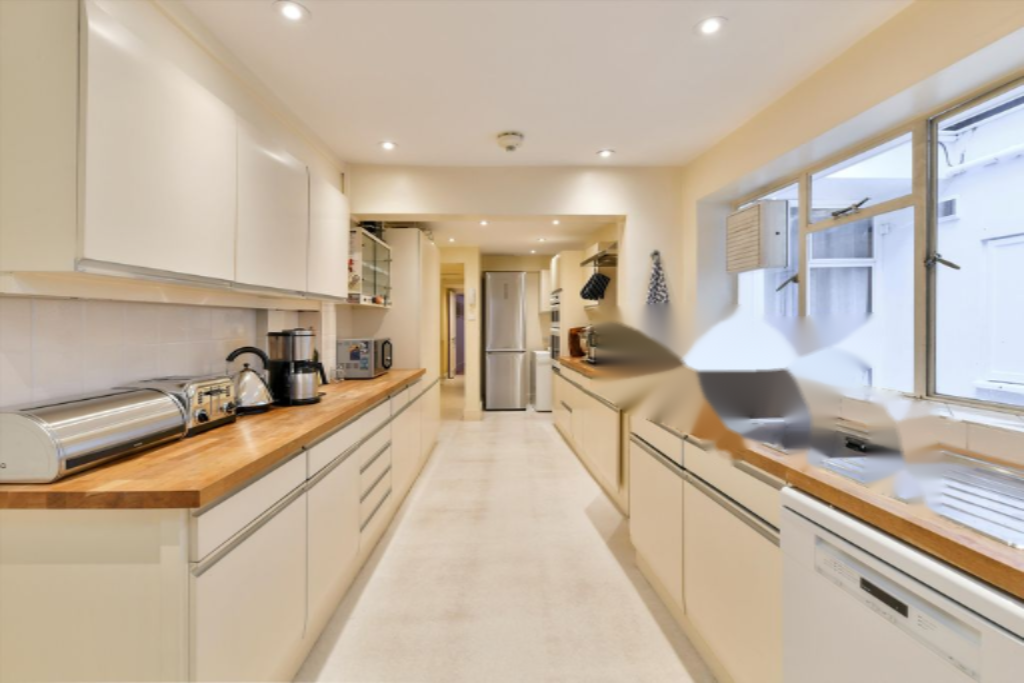 Flat in London, United Kingdom, 443 m² - picture 13