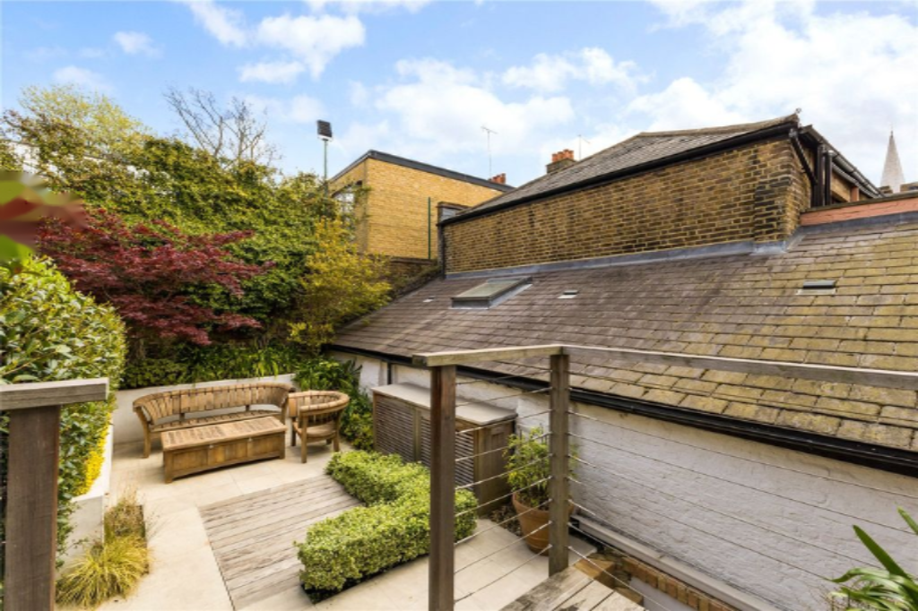 Flat in London, United Kingdom, 124 m² - picture 13