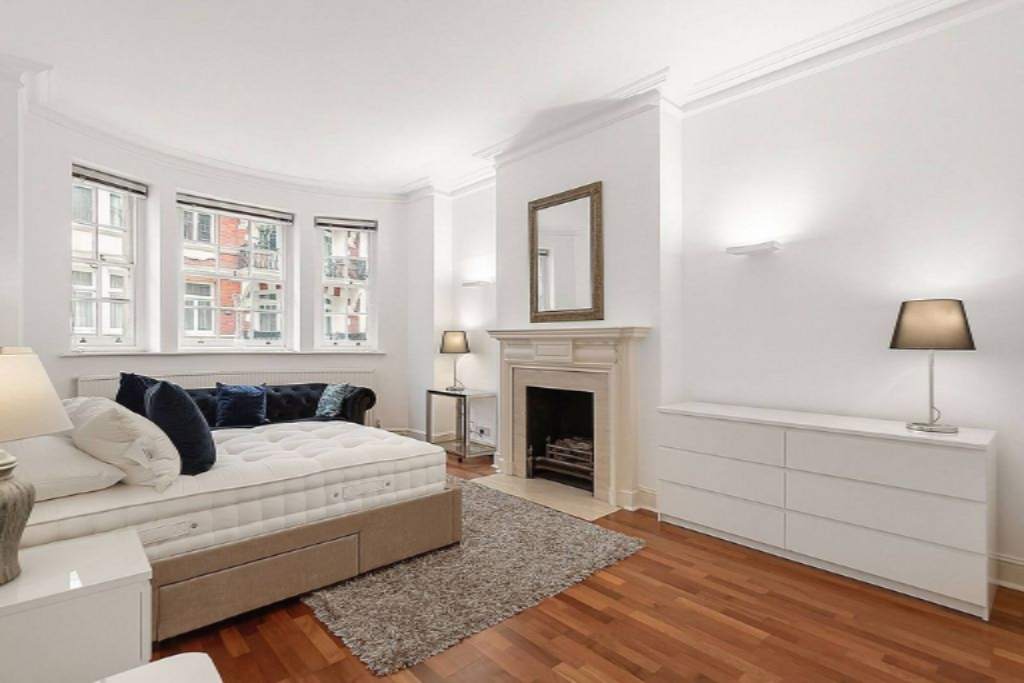 Flat in London, United Kingdom, 127 m² - picture 13