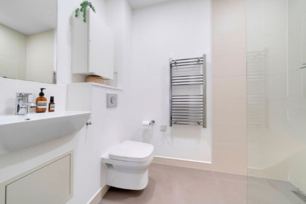 Flat in London, United Kingdom, 40 m² - picture 14