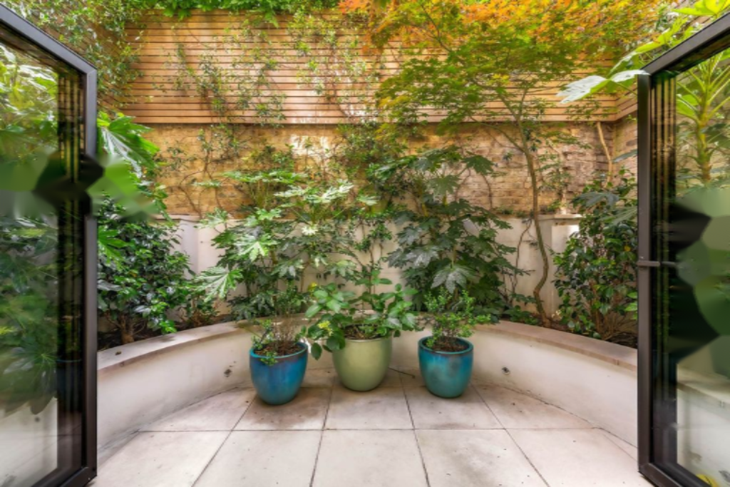 Flat in London, United Kingdom, 274 m² - picture 14