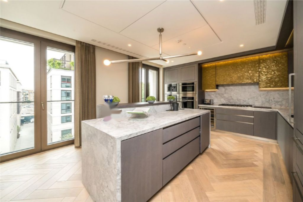 Flat in London, United Kingdom, 248 m² - picture 14