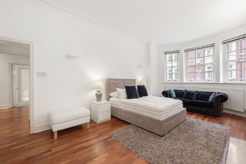 Flat in London, United Kingdom, 127 m² - picture 14