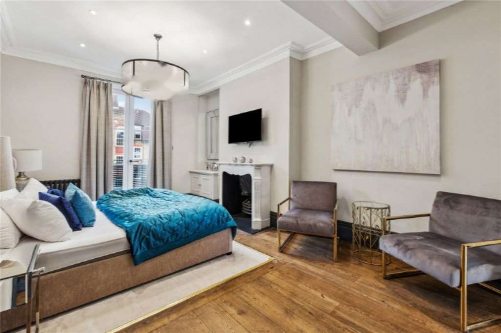 Flat in London, United Kingdom, 203 m² - picture 14