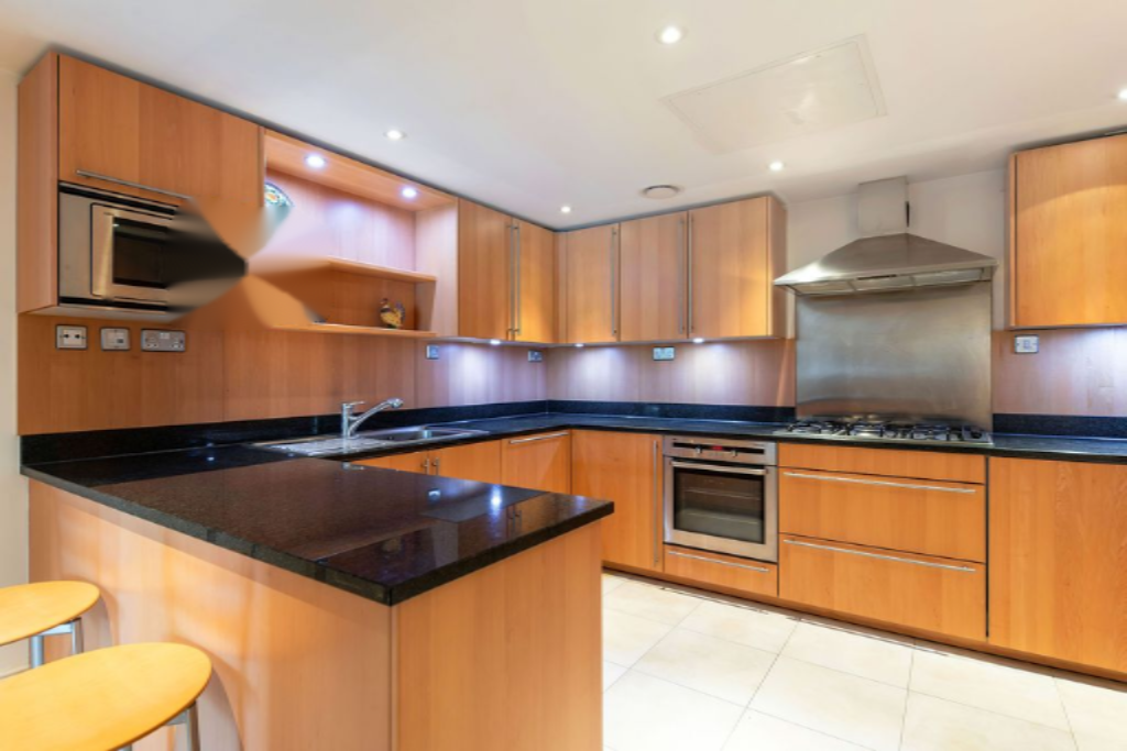 Flat in London, United Kingdom, 140 m² - picture 16